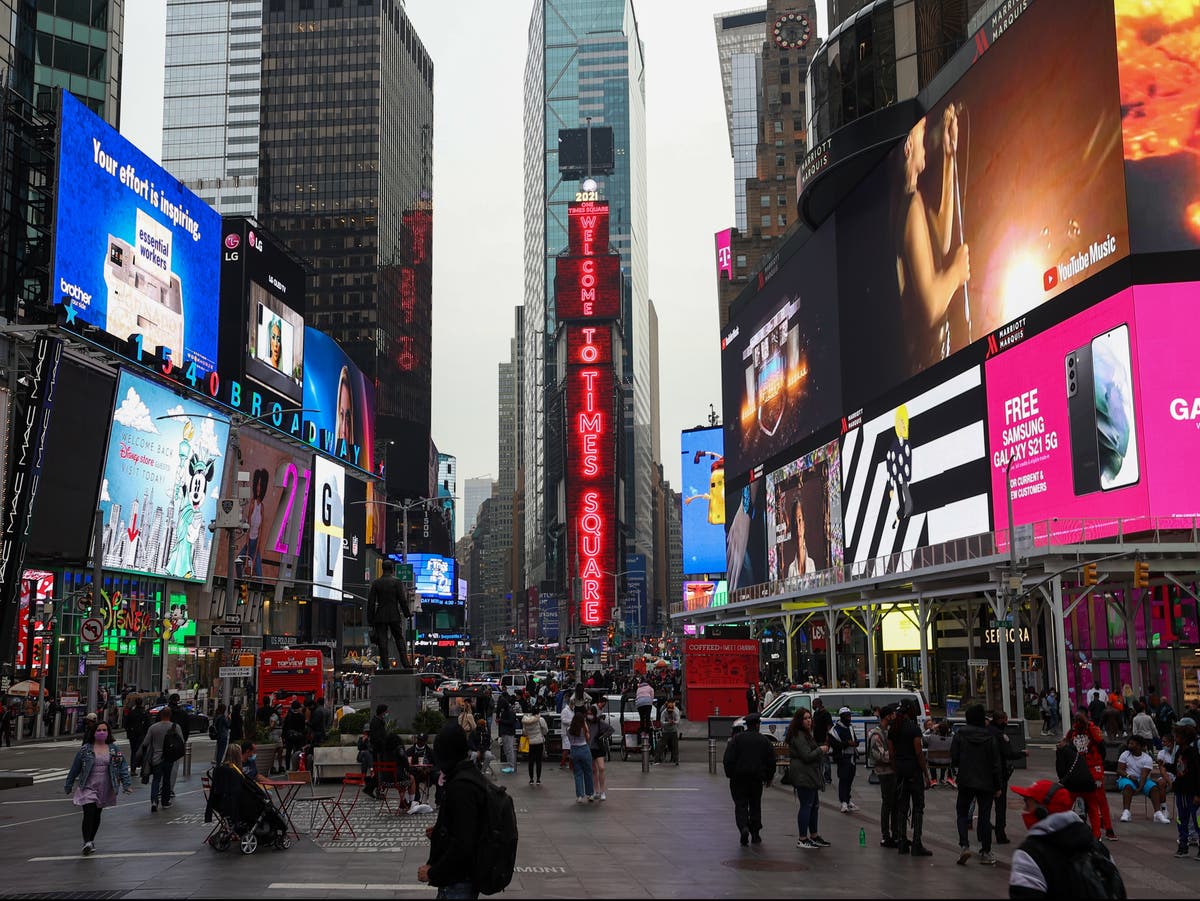 Times Square shooting: Tourist hit with stray bullet in New York