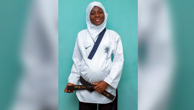 Aminat Idrees has won a gold medal while performing at eight months pregnant