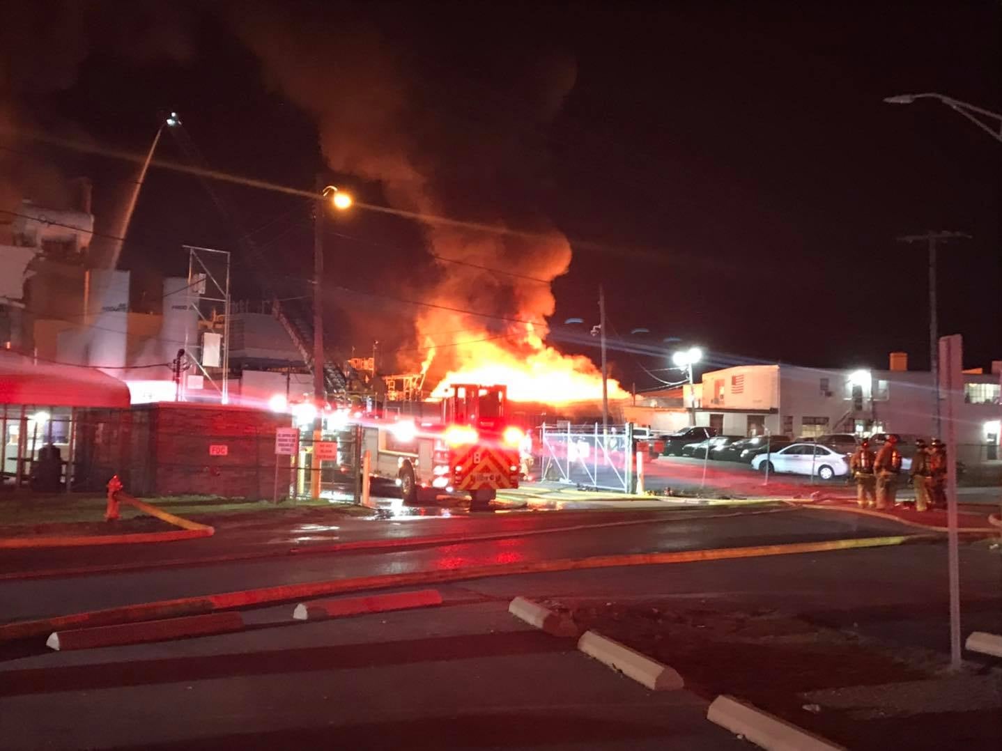 <p>Al menos ocho personas resultaron heridas y una está desaparecida después de una explosión en una planta de fabricación de pintura en Columbus, Ohio</p>