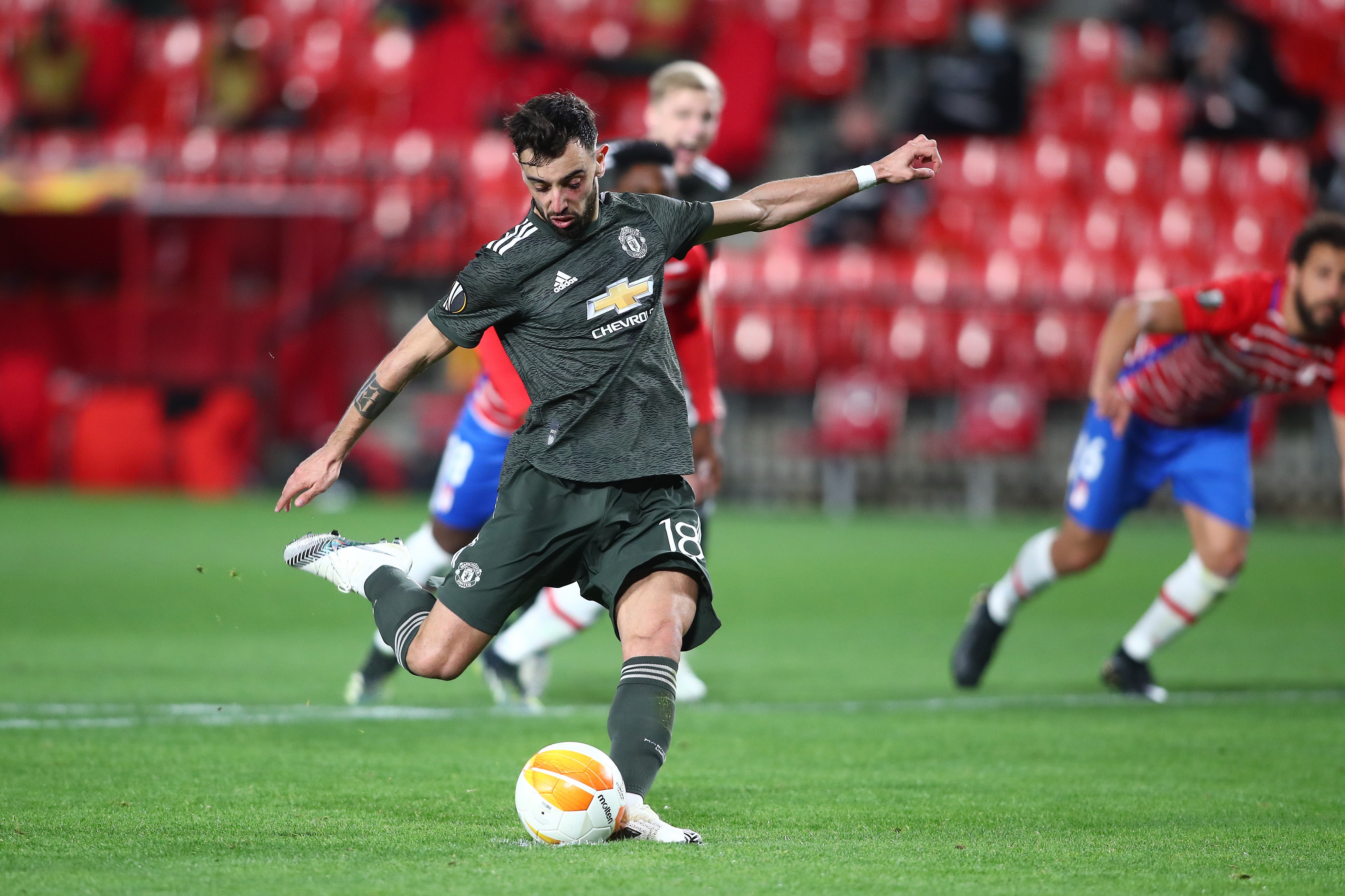 Bruno Fernandes strikes from the spot