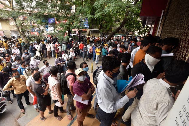 <p>Queues outside the Chemists Association demand Remdesivir in Pune</p>