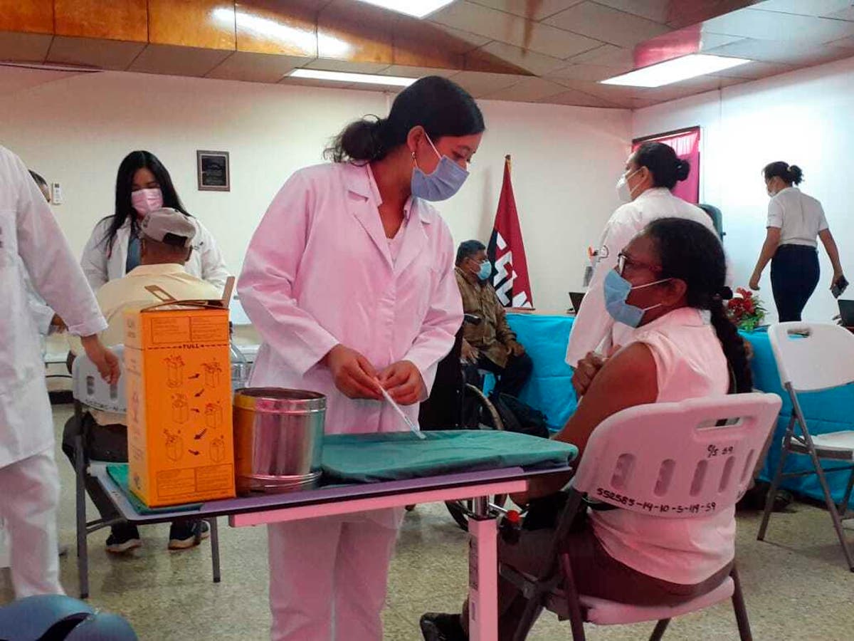 Nicaragua slowly begins vaccinations for people over 60