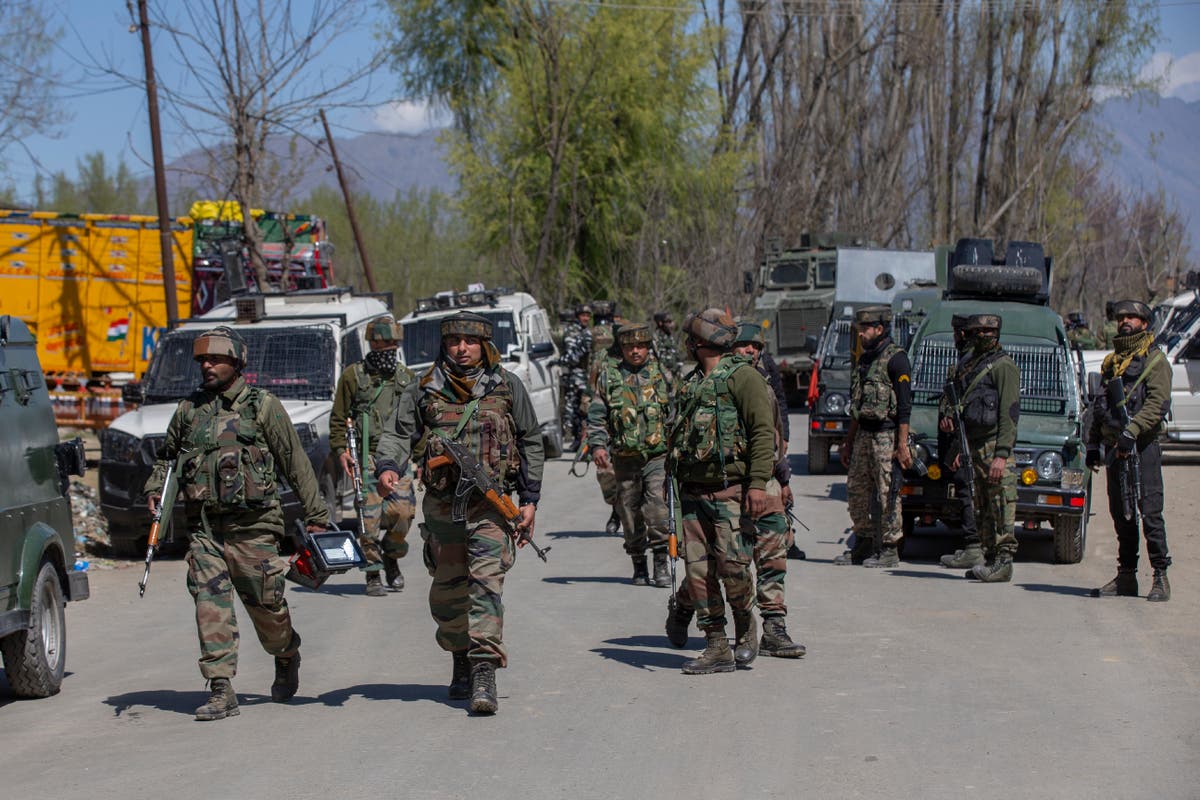 Indian Forces Kill 7 Suspected Militants In Kashmir Fighting Muslim Srinagar Kashmir Indian 