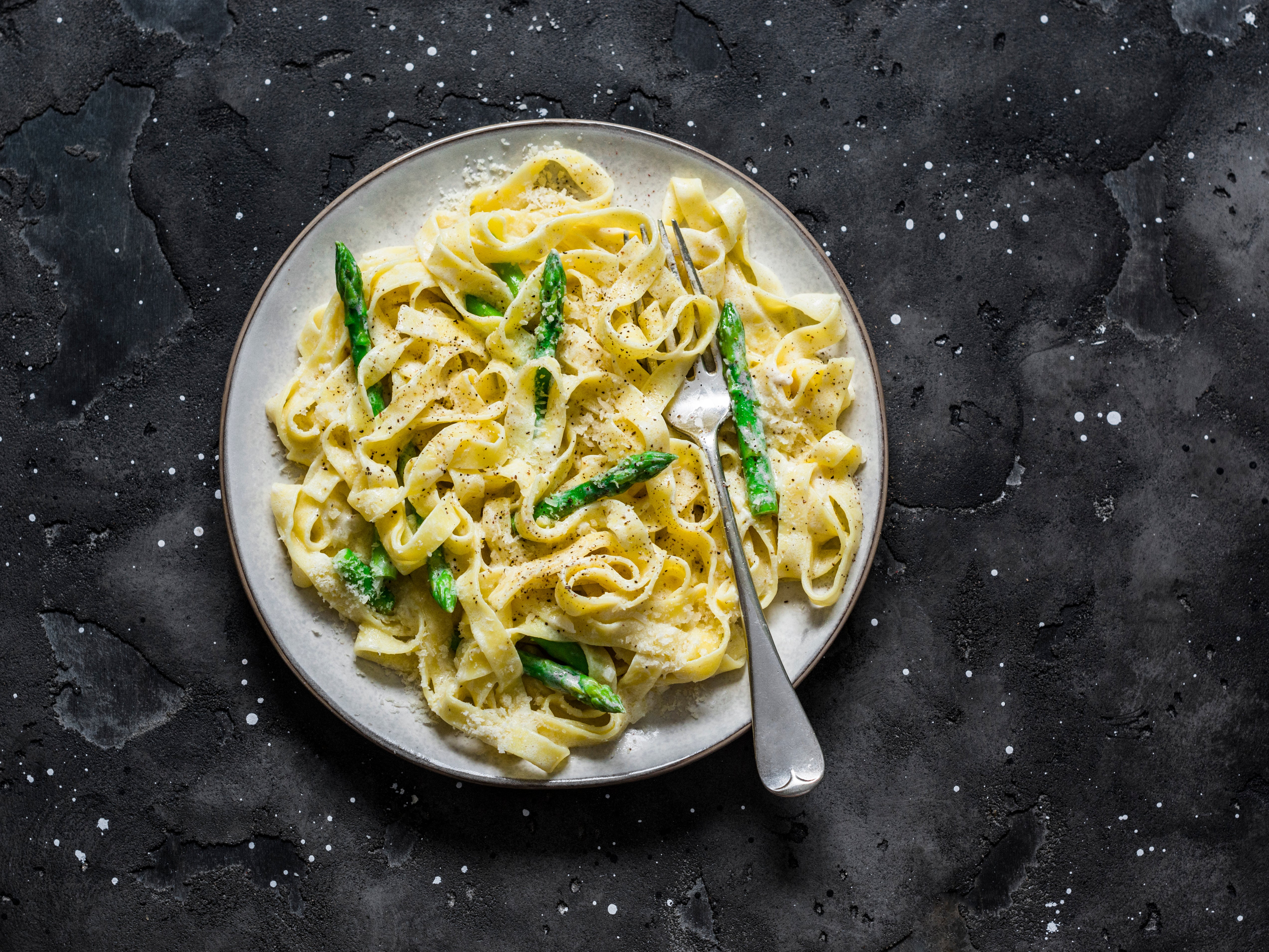 Asparagus, a particularly umami-rich vegetable, is just perfect with the pasta by itself