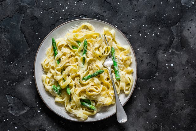 <p>Asparagus, a particularly umami-rich vegetable, is just perfect with the pasta by itself</p>