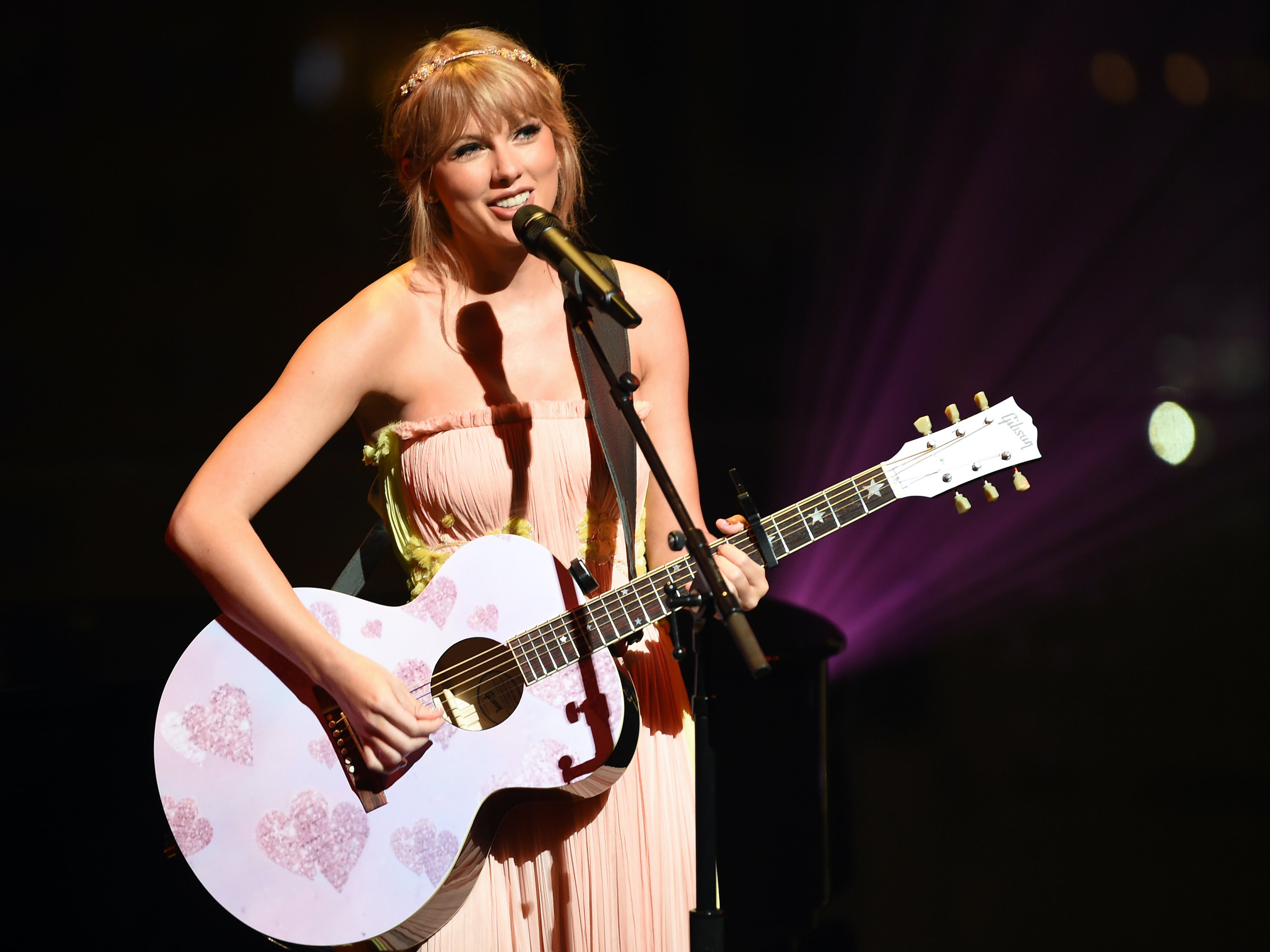 Swift performing in 2019
