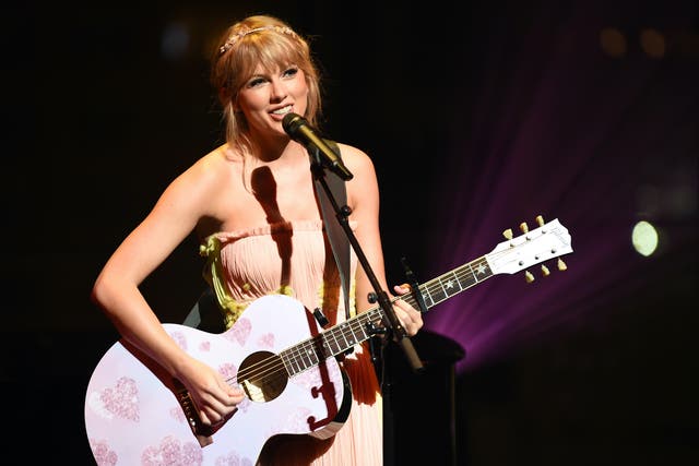 Swift performing in 2019