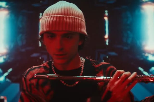 Timothée Chalamet makes ‘hilarious’ SNL cameo playing a flute with Kid Cudi