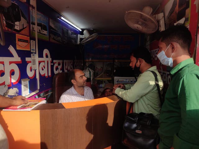 Surge in migrant workers leaving Delhi as spectre of another lockdown ...
