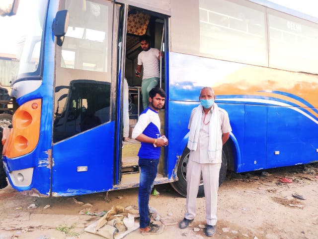 Surge in migrant workers leaving Delhi as spectre of another lockdown ...