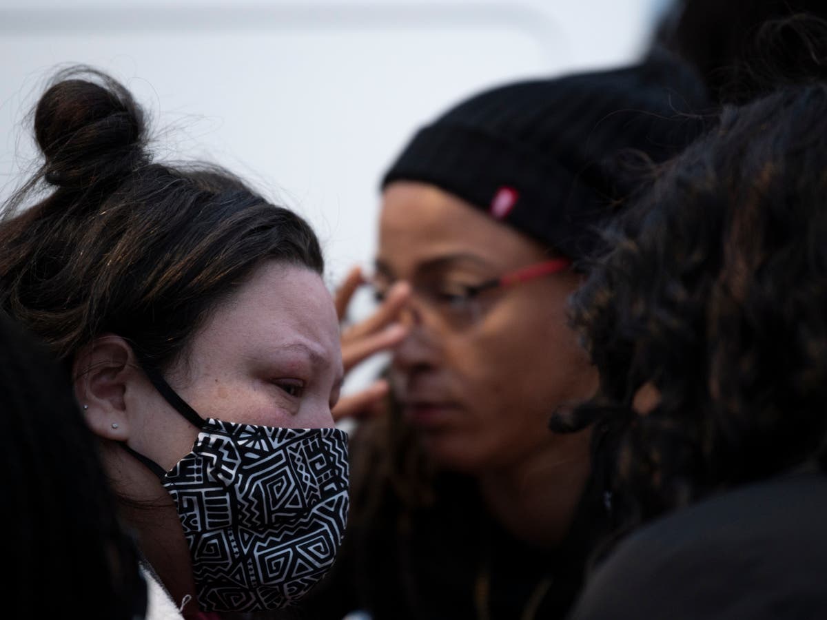Duante Wright&rsquo;s mother reveals his last words to her before police shot him during traffic stop &lsquo;over air freshener&rsquo;