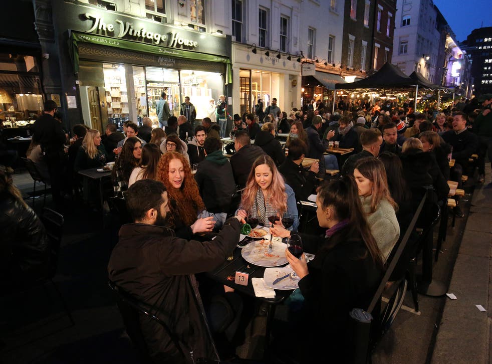 Lockdown easing: Scenes showing Londoners drinking and eating in Soho