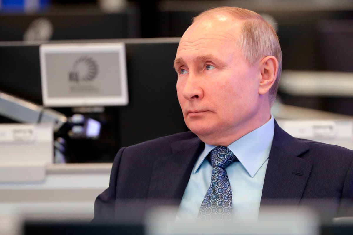 Russian President Putin gets 2nd COVID-19 vaccine shot Russian President Putin gets 2nd COVID-19 vaccine shot