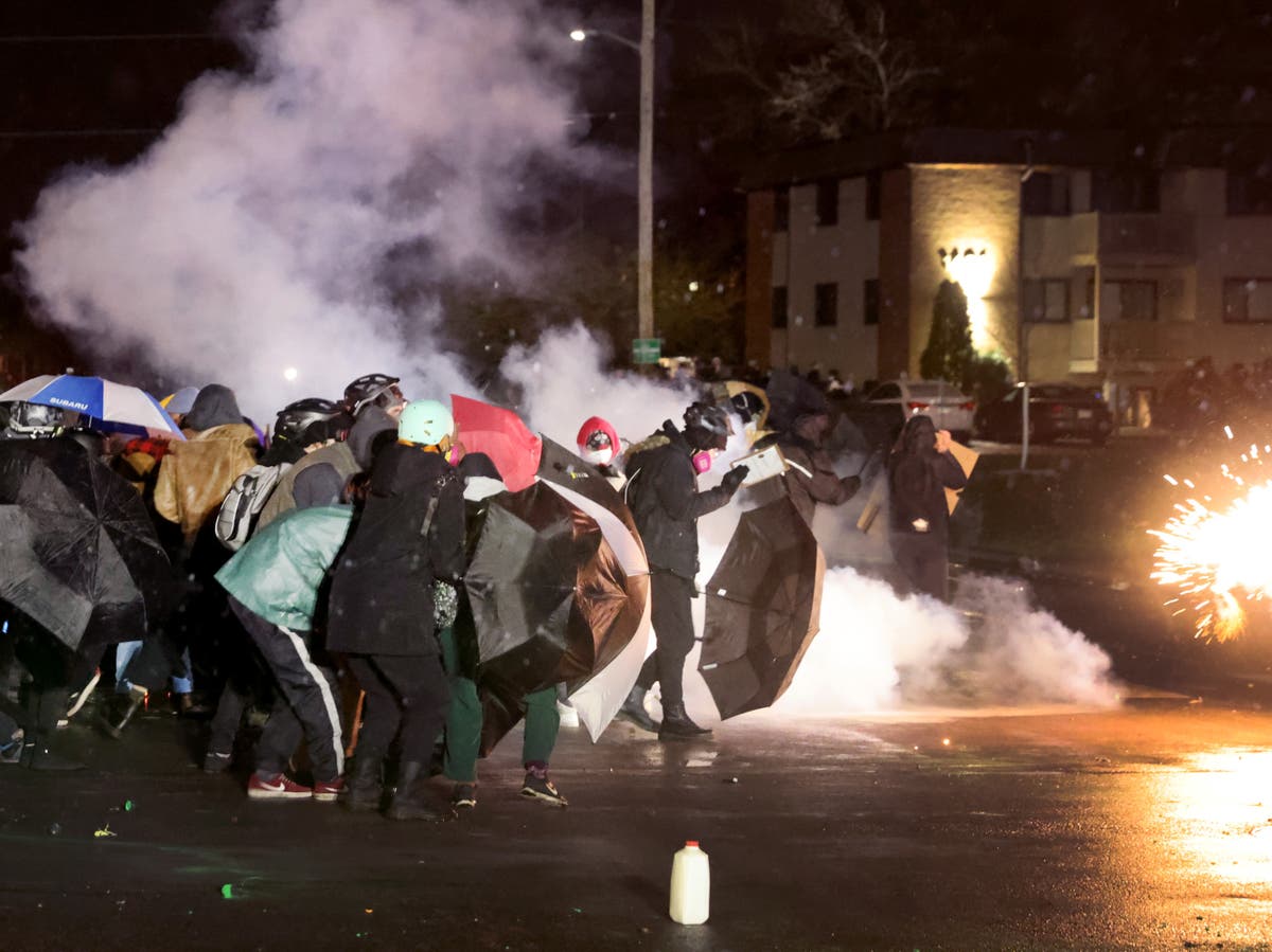 Daunte Wright news &ndash; latest: Kim Potter charging decision expected after third night of unrest in Minneapolis