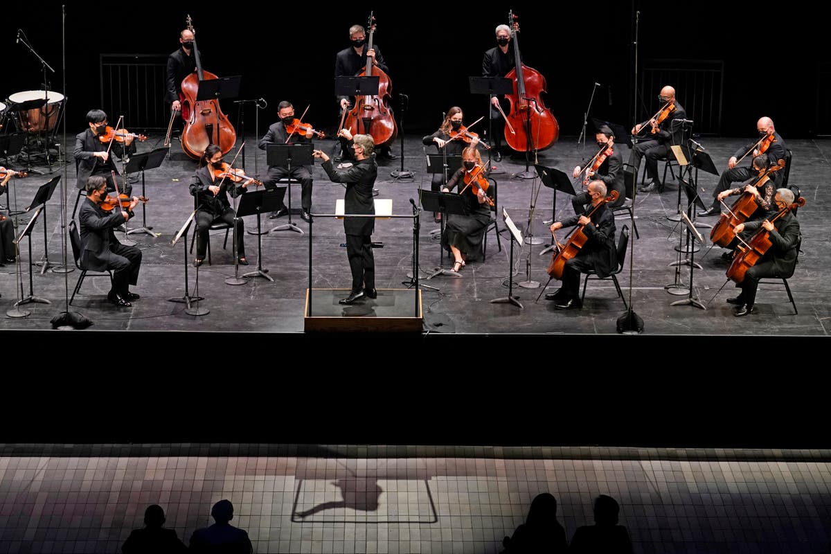 NY Philharmonic gives 1st concert with audience in 13 months
