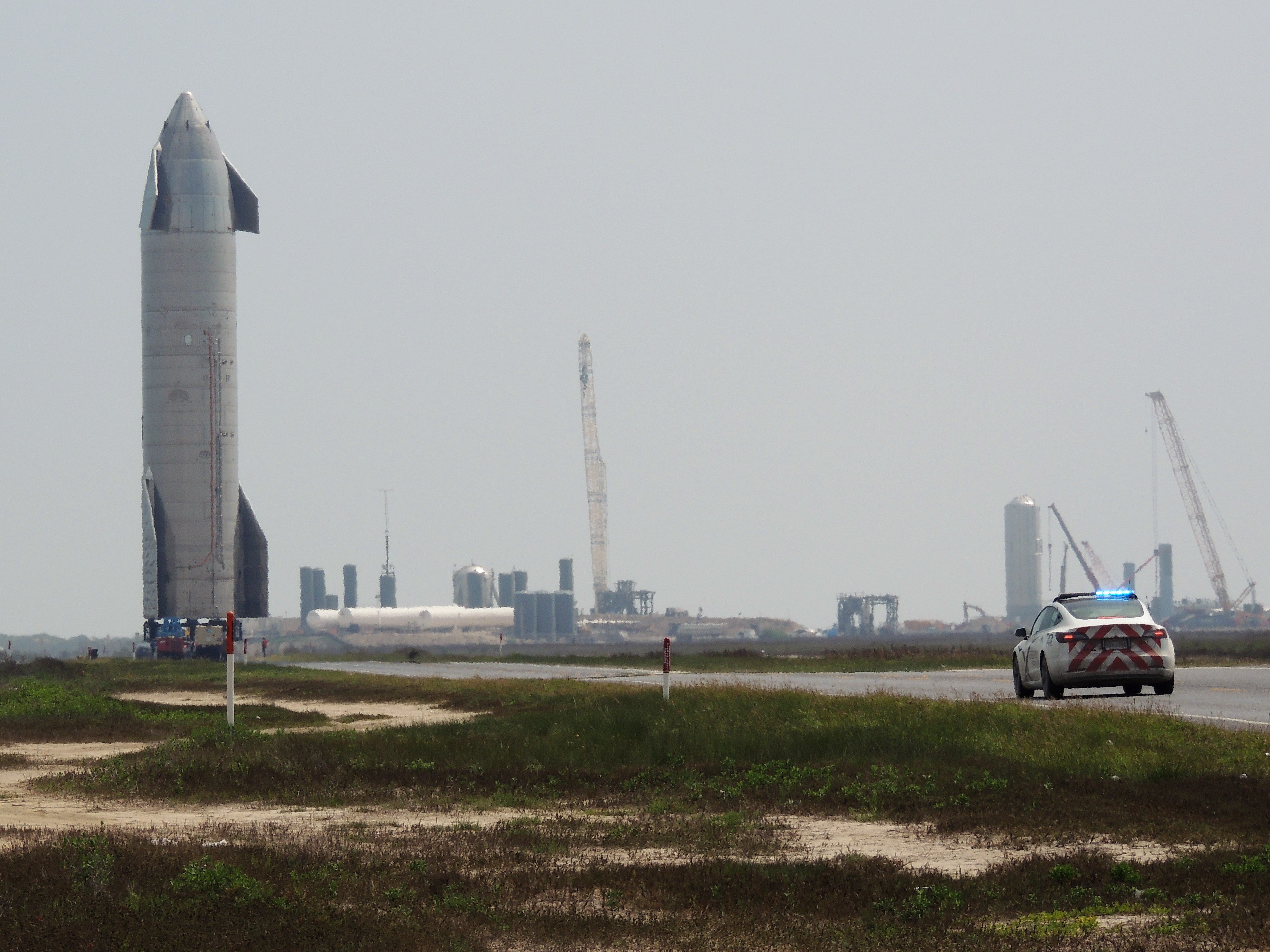 Starship SN15 rolling out to the launchpad at SpaceX’s Boca Chica facility in Texas on 8 April, 2021
