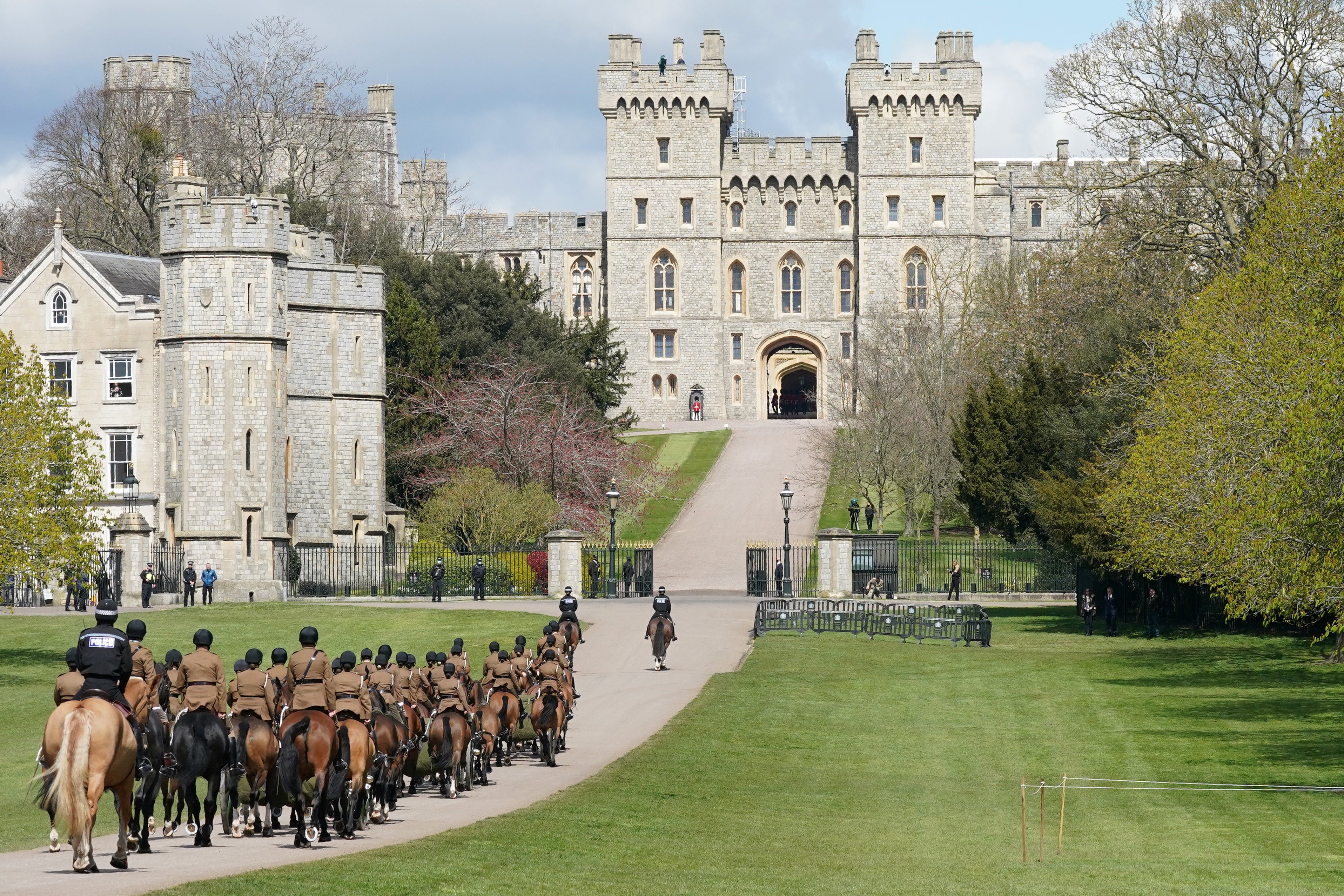 King's Troop Royal Horse Artillery rehears on the Long Walk