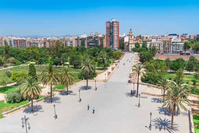 <p>Turia Gardens is perfect for cycling</p>