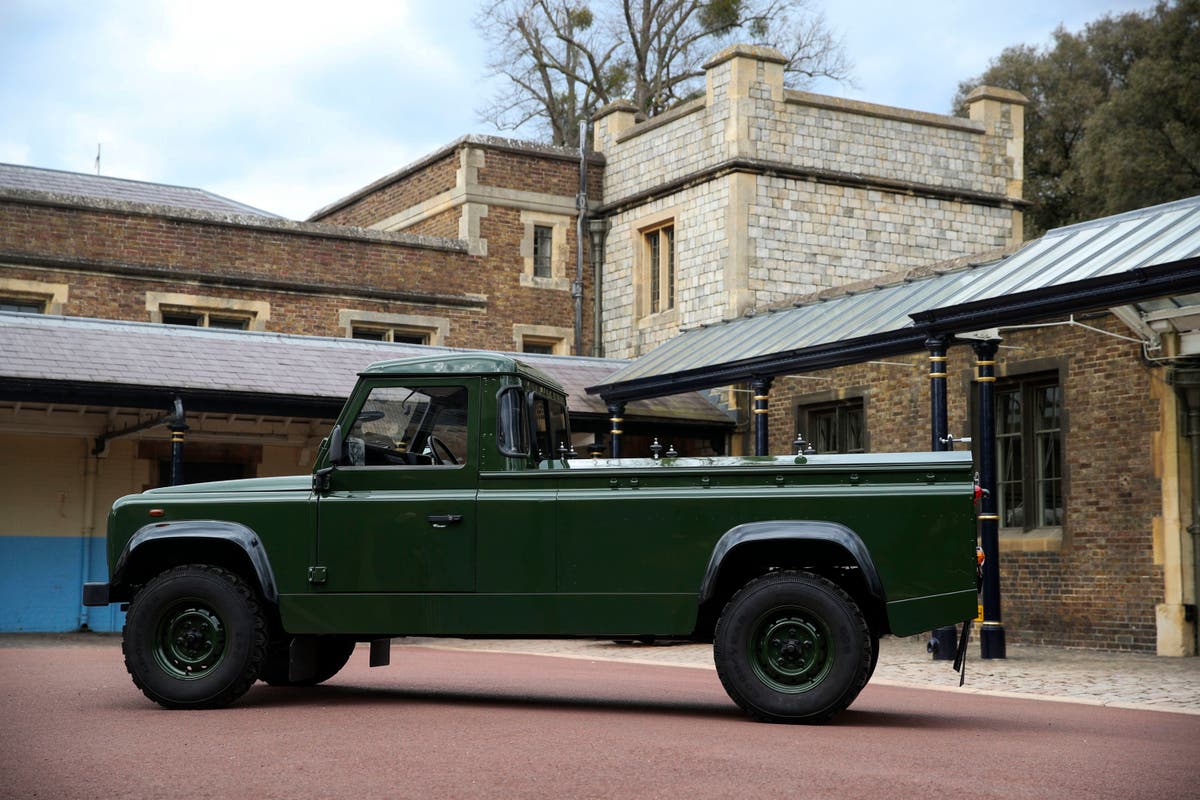 Prince Philip designed his own hearse, a modified Land ...