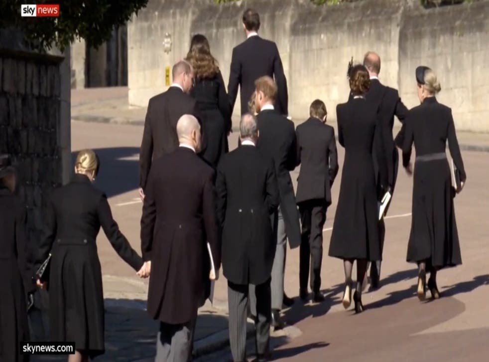 William y Harry charlando juntos por primera vez en más de un año después del funeral del Príncipe Felipe