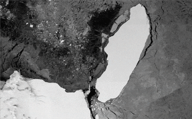 <p>Iceberg A68 calves from the Larsen C ice shelf on 12 July 2017</p>