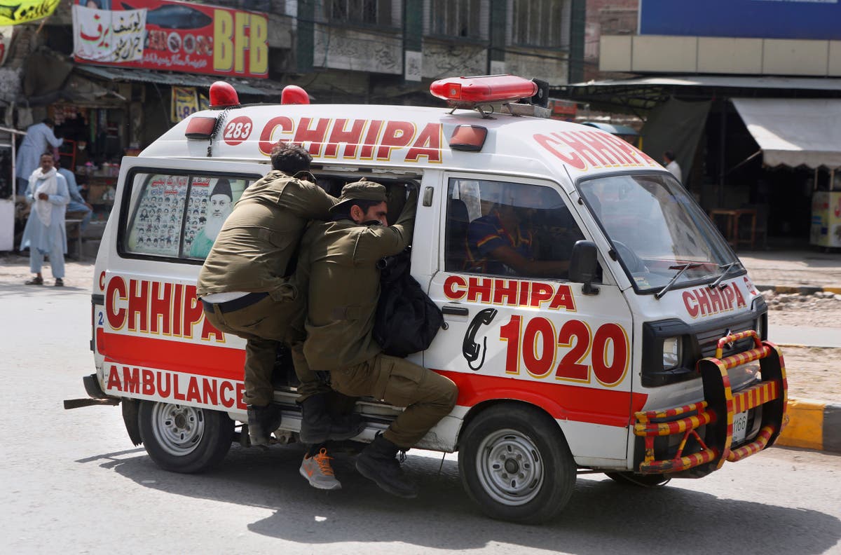 3 killed as police crack down on hard-line group in Pakistan