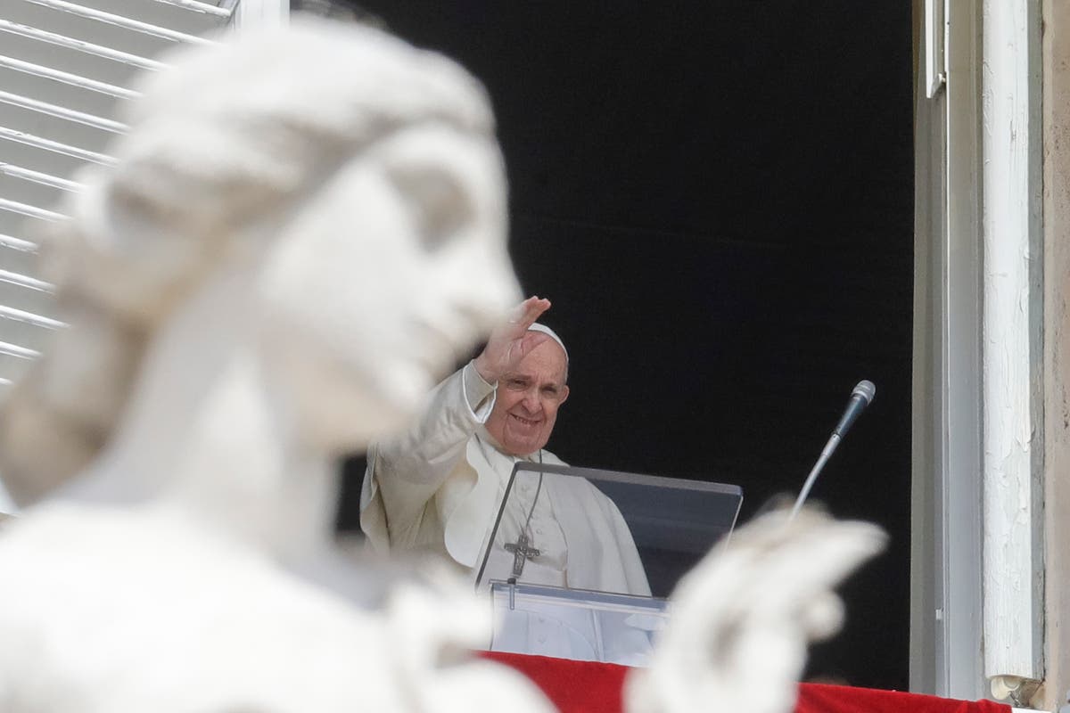 Pope calls on Russia and Ukraine to seek reconciliation 