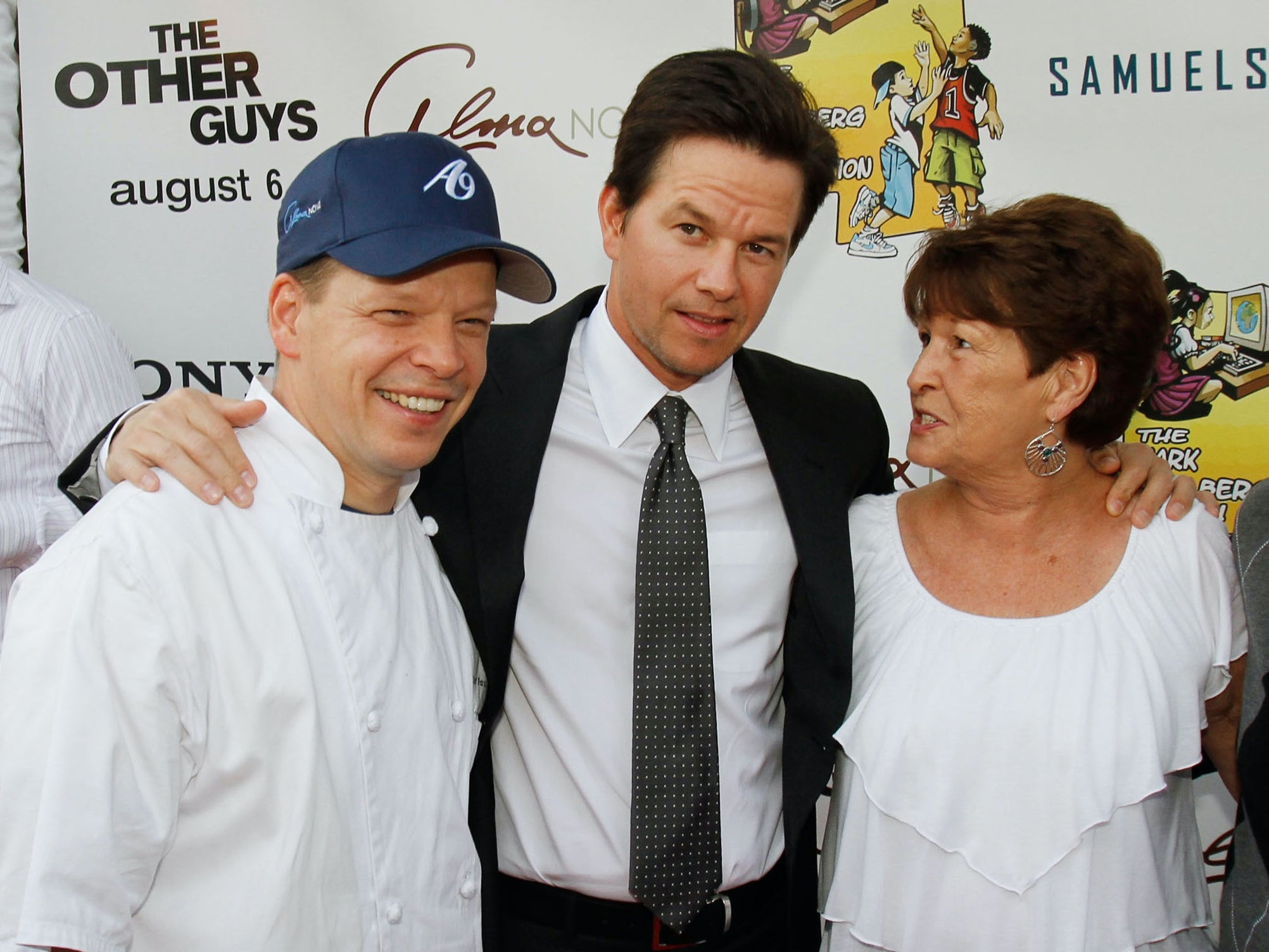 Brothers Paul and Mark Wahlberg with their mother Alma, at the premiere of Mark Wahlberg’s film The Other Guys