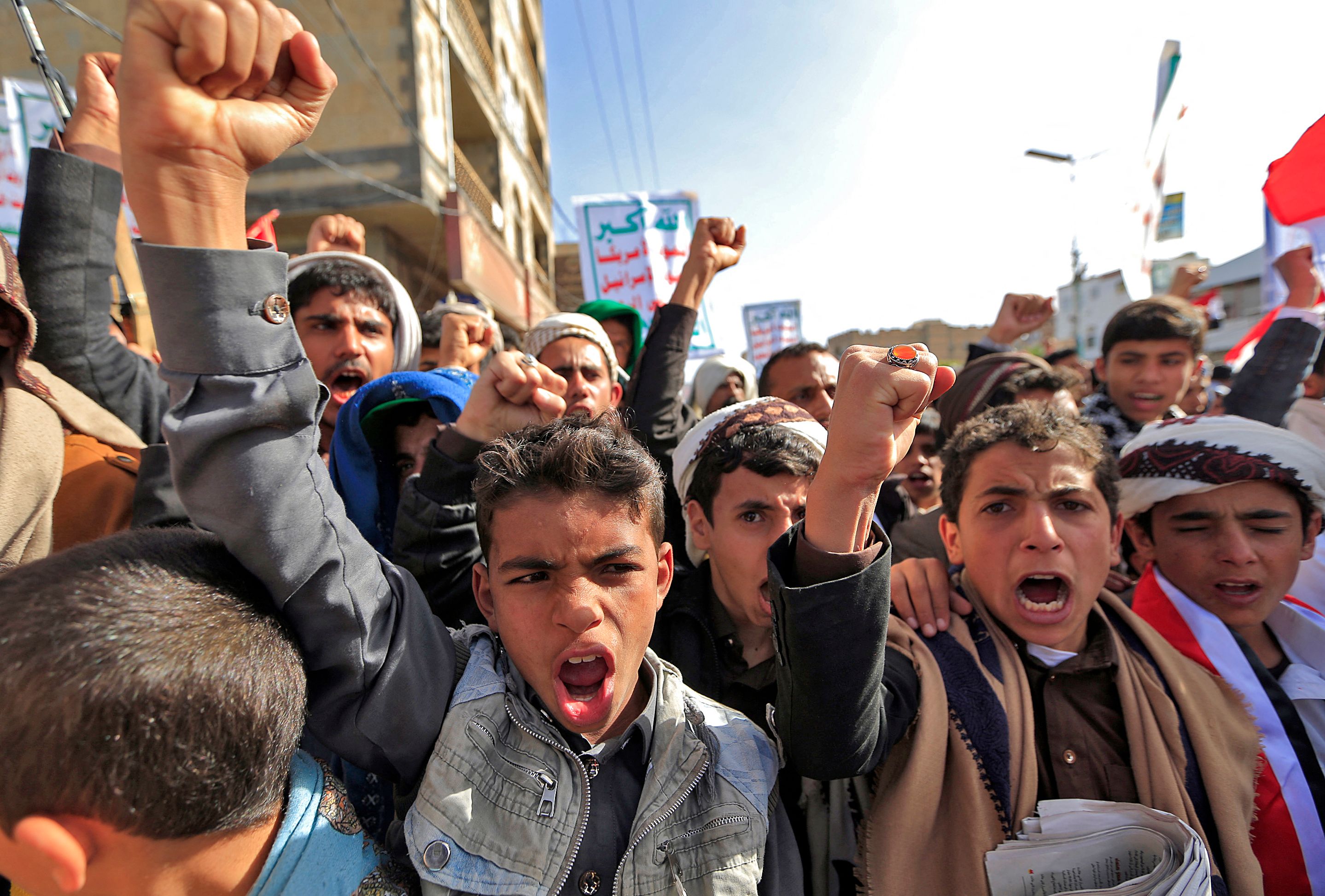 Supporters of Yemen's Huthi rebels