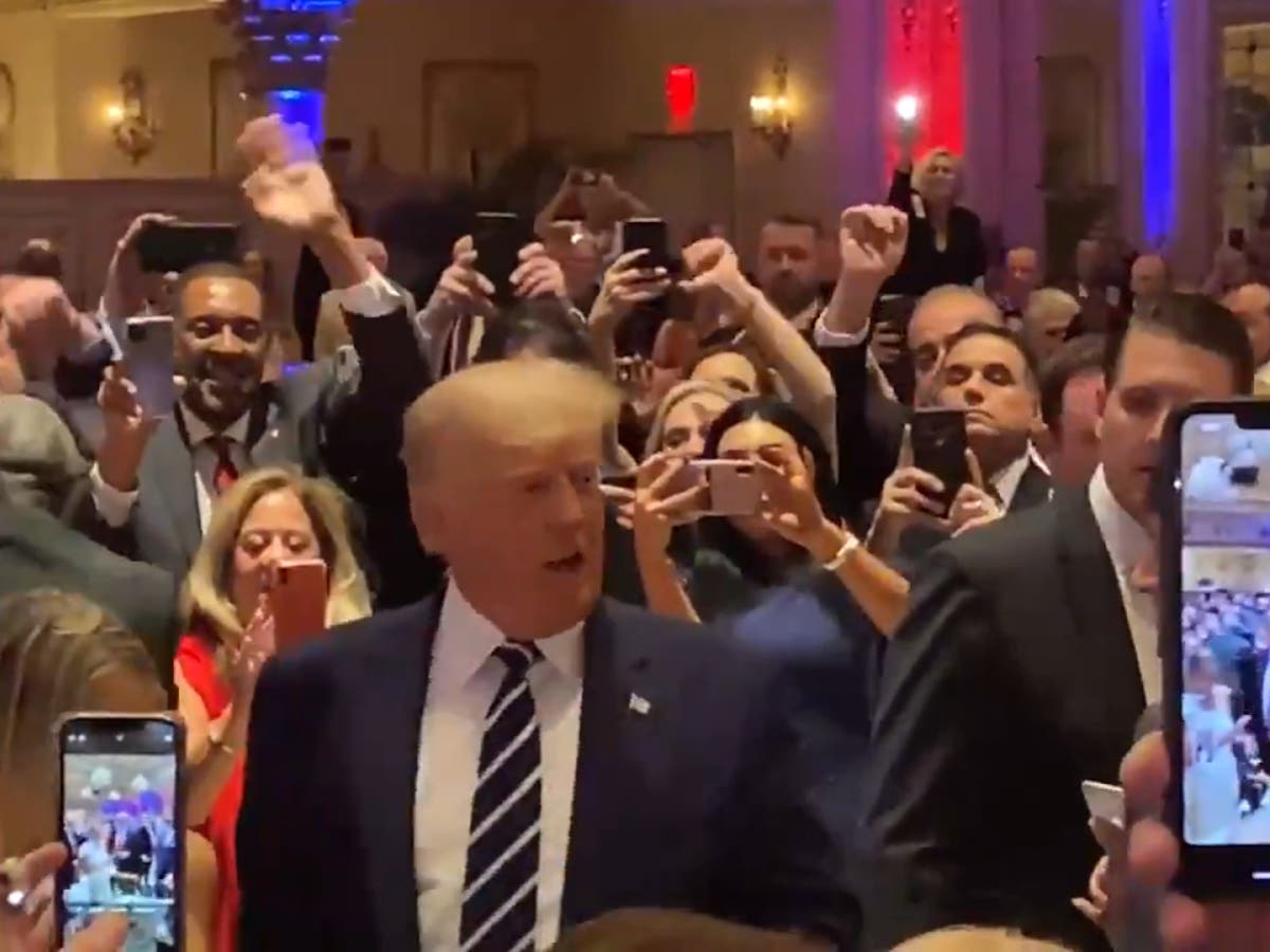 Video shows Trump supporters going wild at Mar-a-Lago event Video shows Trump supporters going wild at Mar-a-Lago event