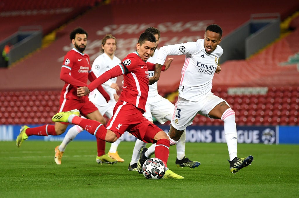 <p>La UEFA amenazó con emprender acciones deportivas y legales contra los clubes fundadores de este torneo</p>