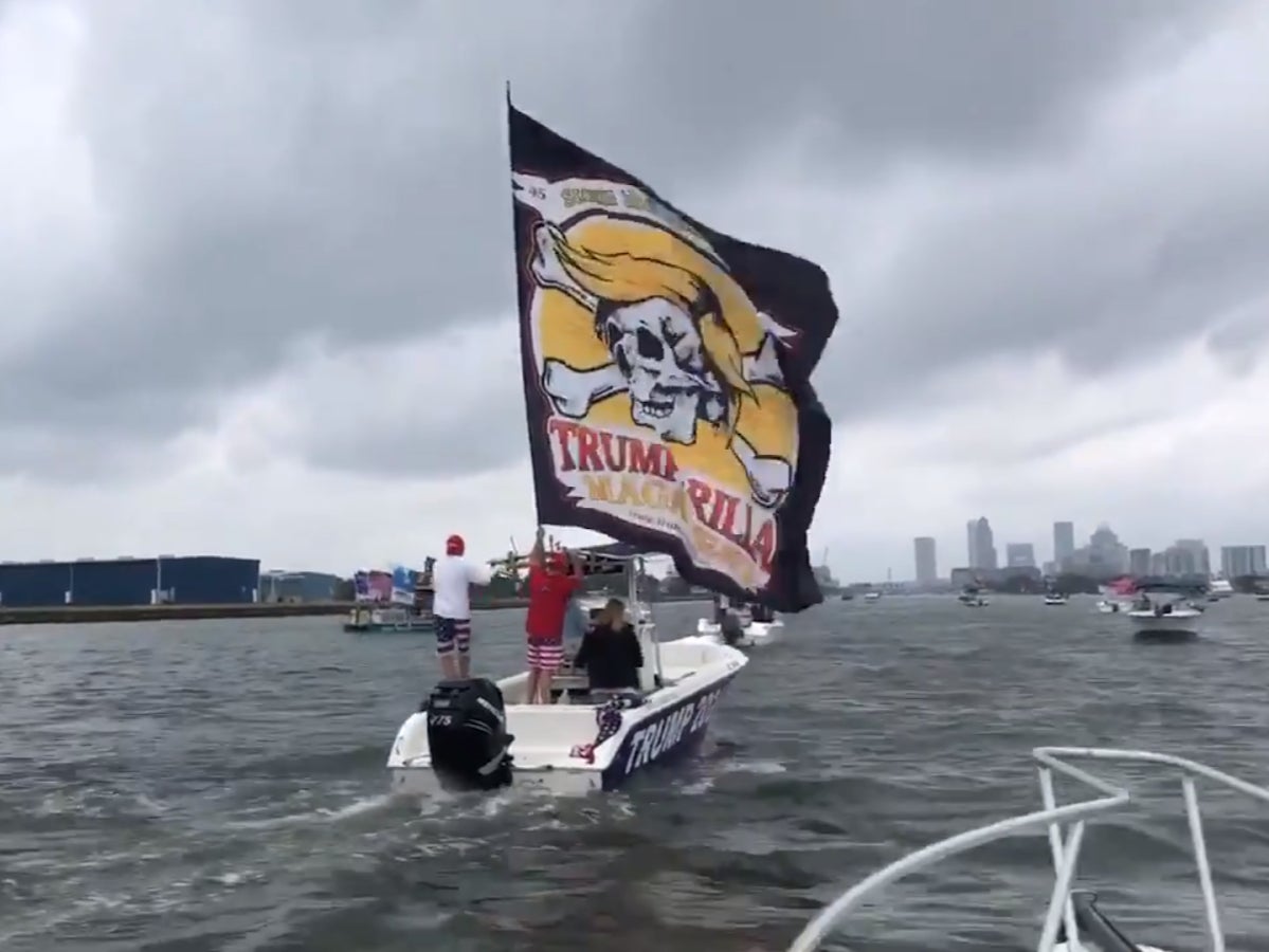 En protesta por la decisión de cancelar Gasparilla, los partidarios de Donald Trump llevaron a cabo su propia celebración alternativa que, según dicen, 'nació de las cenizas' del desfile original.