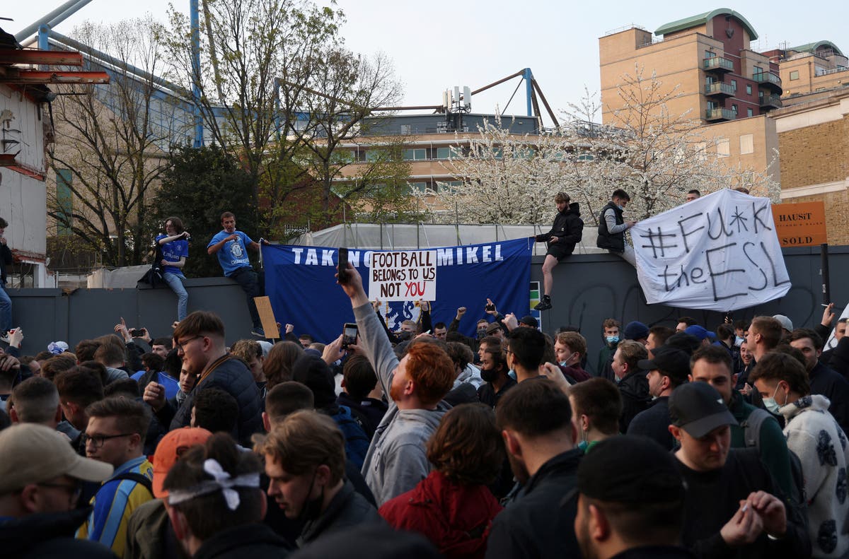 Super League news LIVE: ESL crumbles as Premier League &lsquo;big six&rsquo; quit and Woodward to leave Man Utd