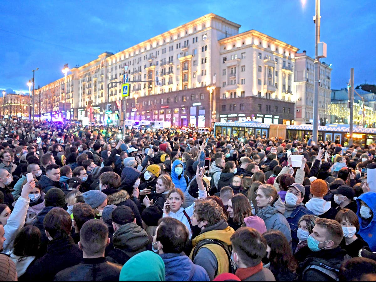 Alexei Navalny supporters issue stark challenge to Putin as protests sweep across Russia