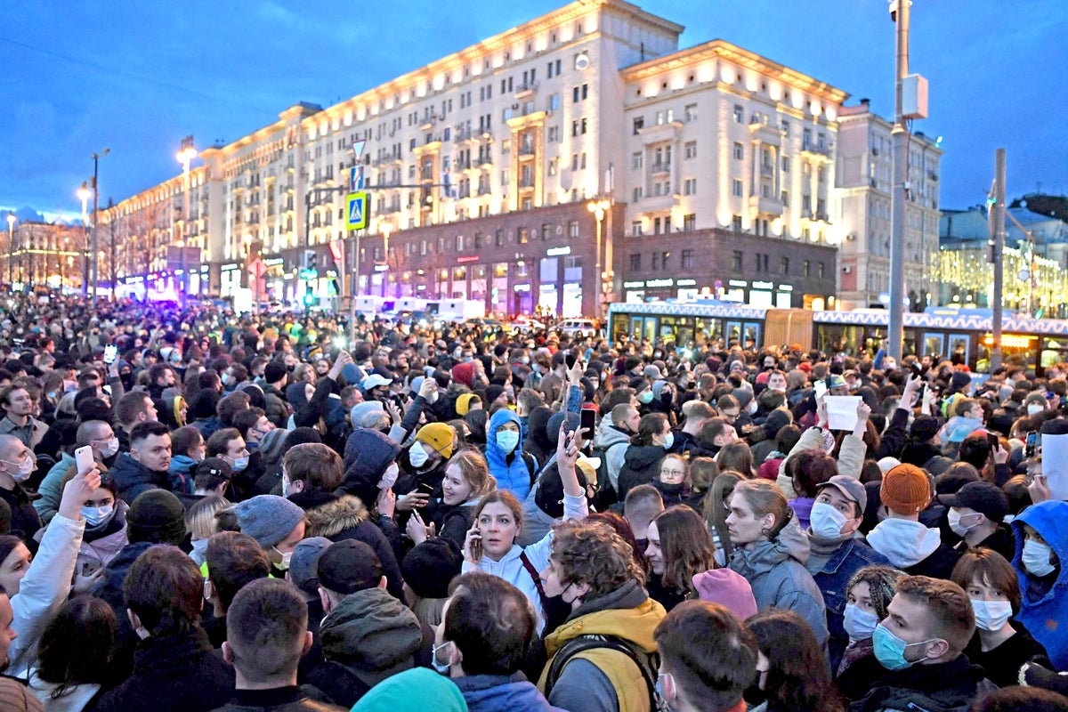 Alexei Alexei Navalny supporters issue stark challenge to Putin as protests ...