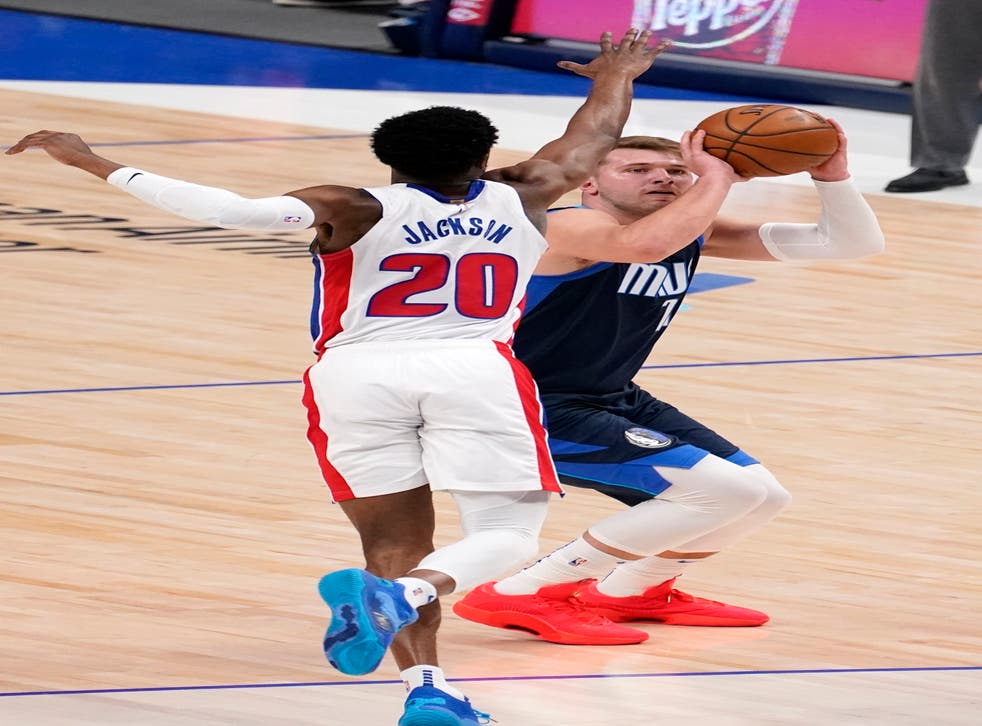 PISTONS MAVERICKS