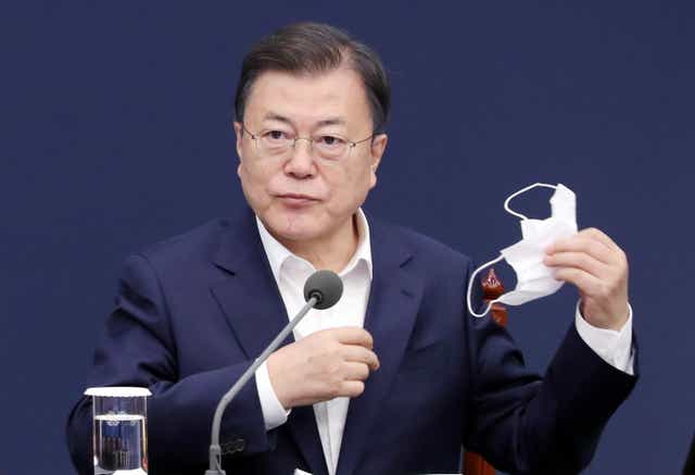 <p>President Moon Jae-in during a meeting with his senior secretaries at the presidential office Cheong Wa Dae in Seoul</p>