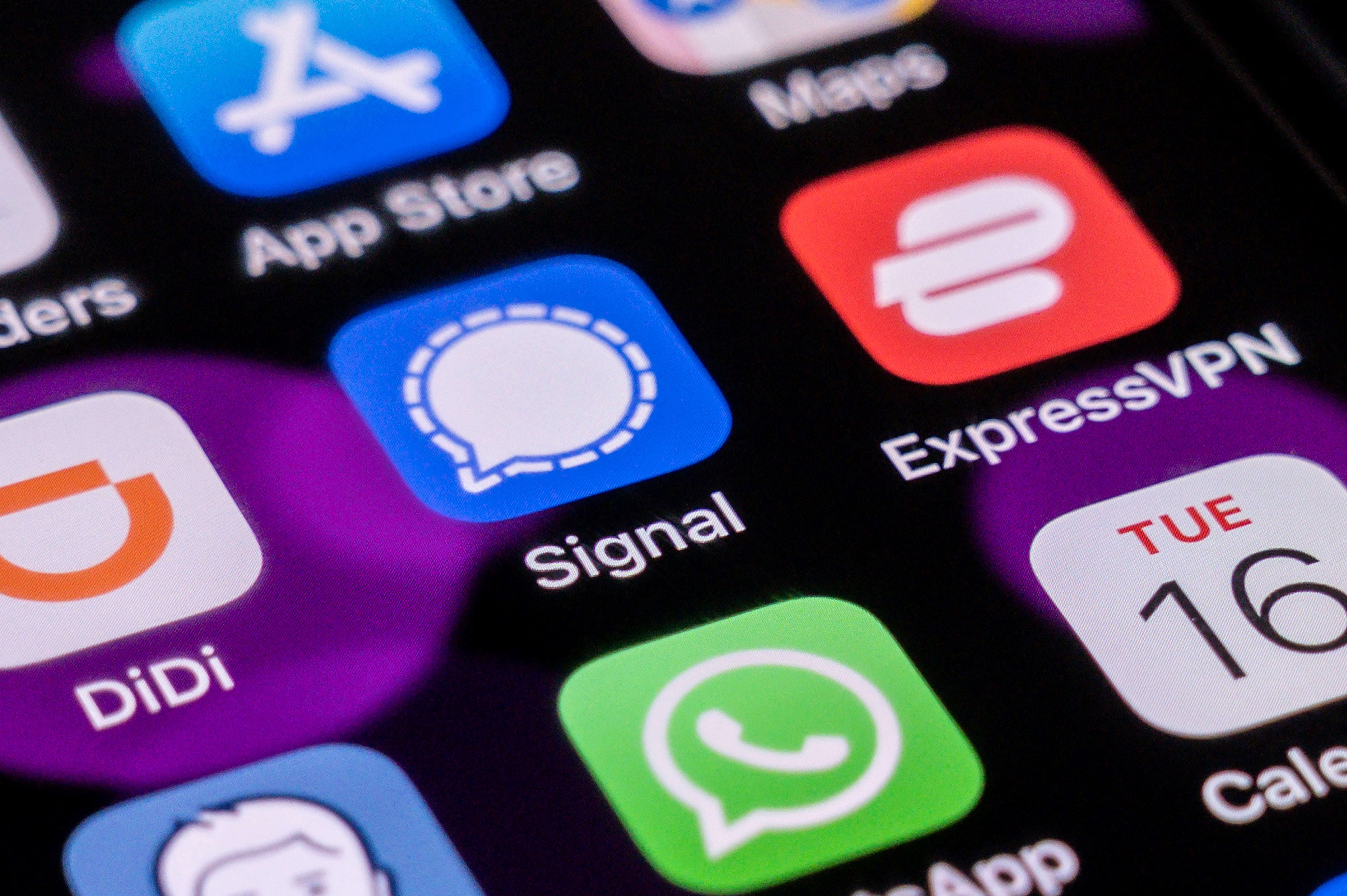 signal messenger app hacked