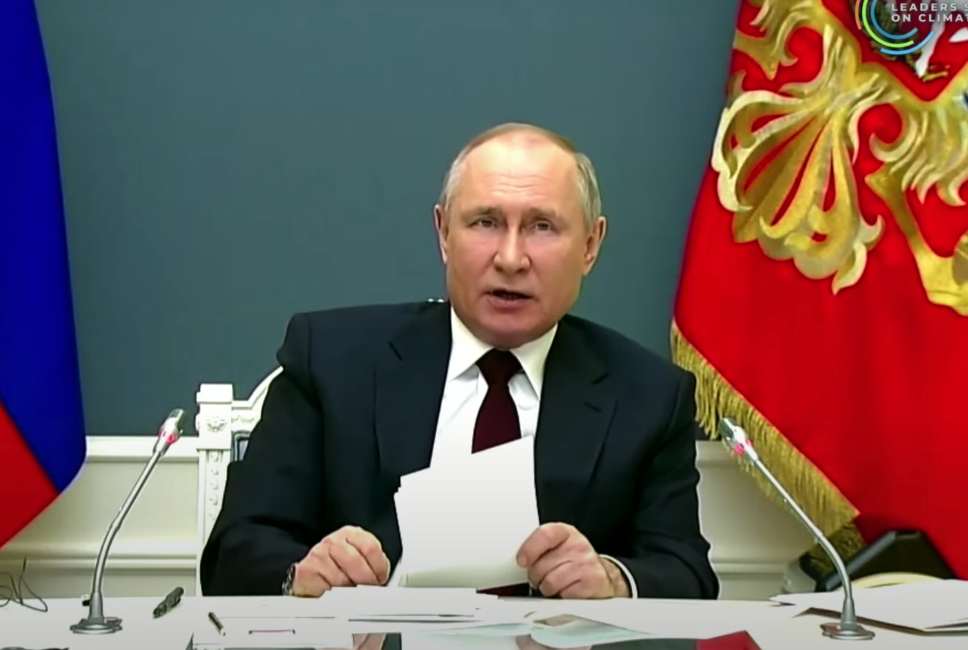 El líder ruso Vladimir Putin habla en la cumbre climática de la Casa Blanca el jueves