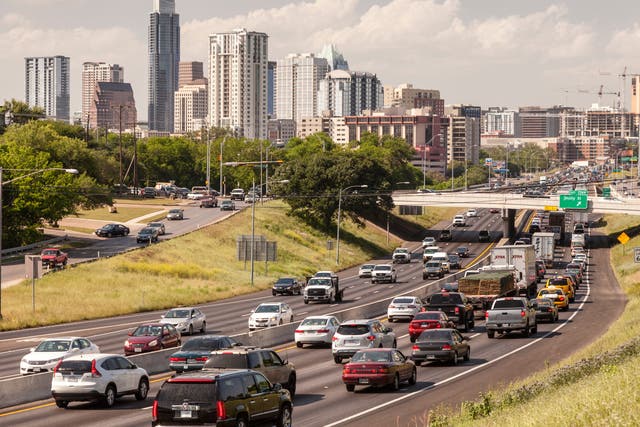 <p>Heavy rush hour traffic on the highway near Austin</p>