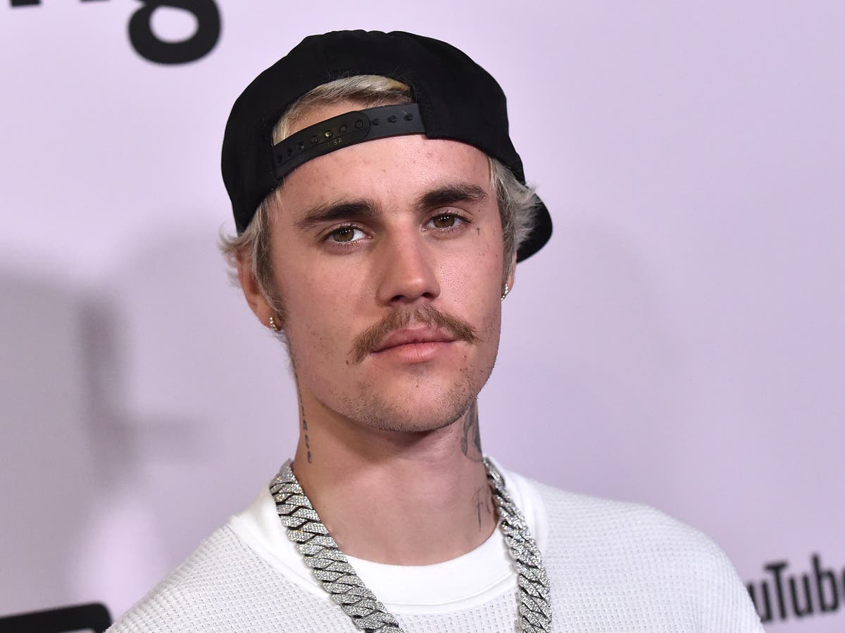 Justin Bieber sings &lsquo;Lonely&rsquo; to inmates at a California state prison