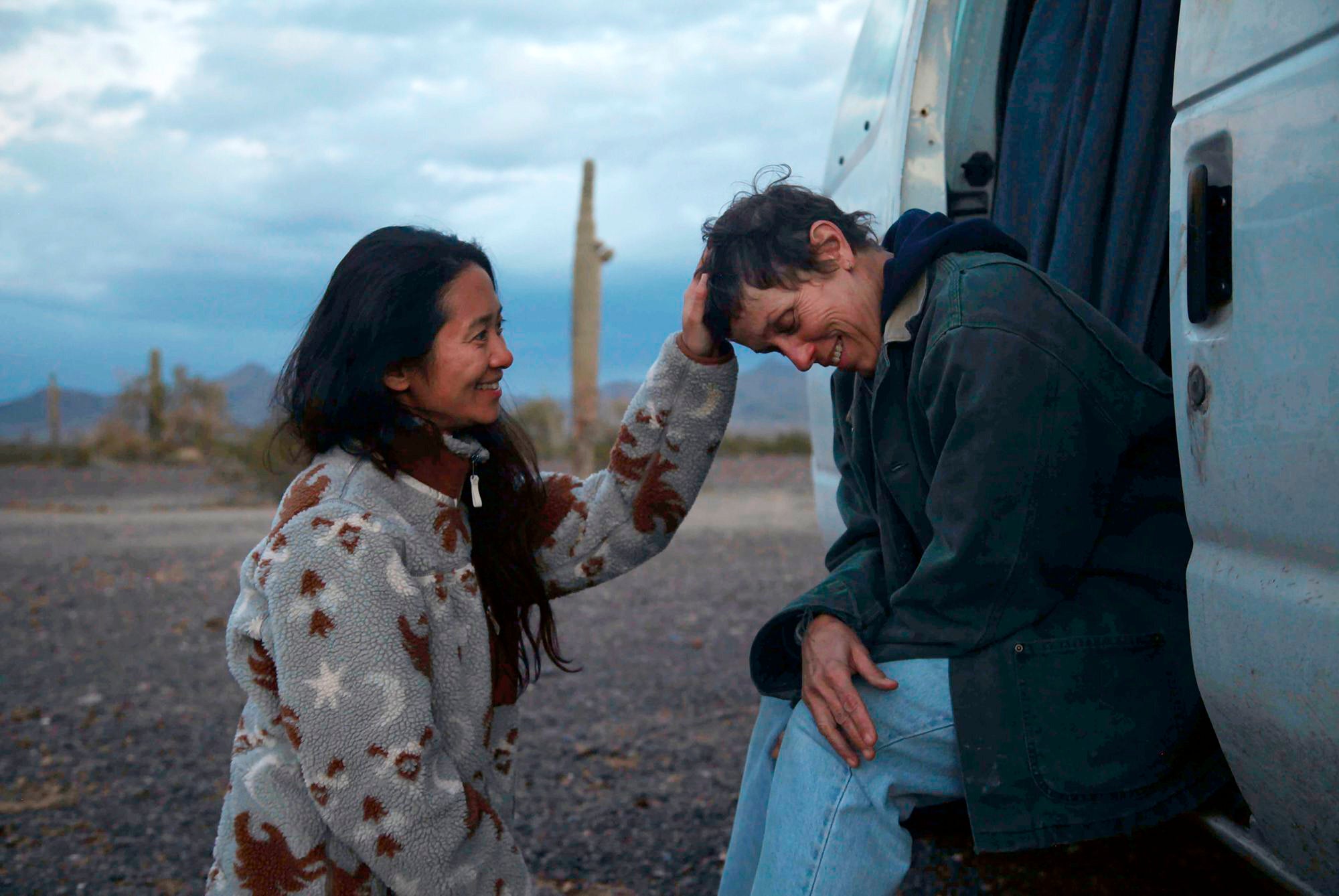 Chloe Zhao directs Best Actor nominee Frances McDormand in Nomadland