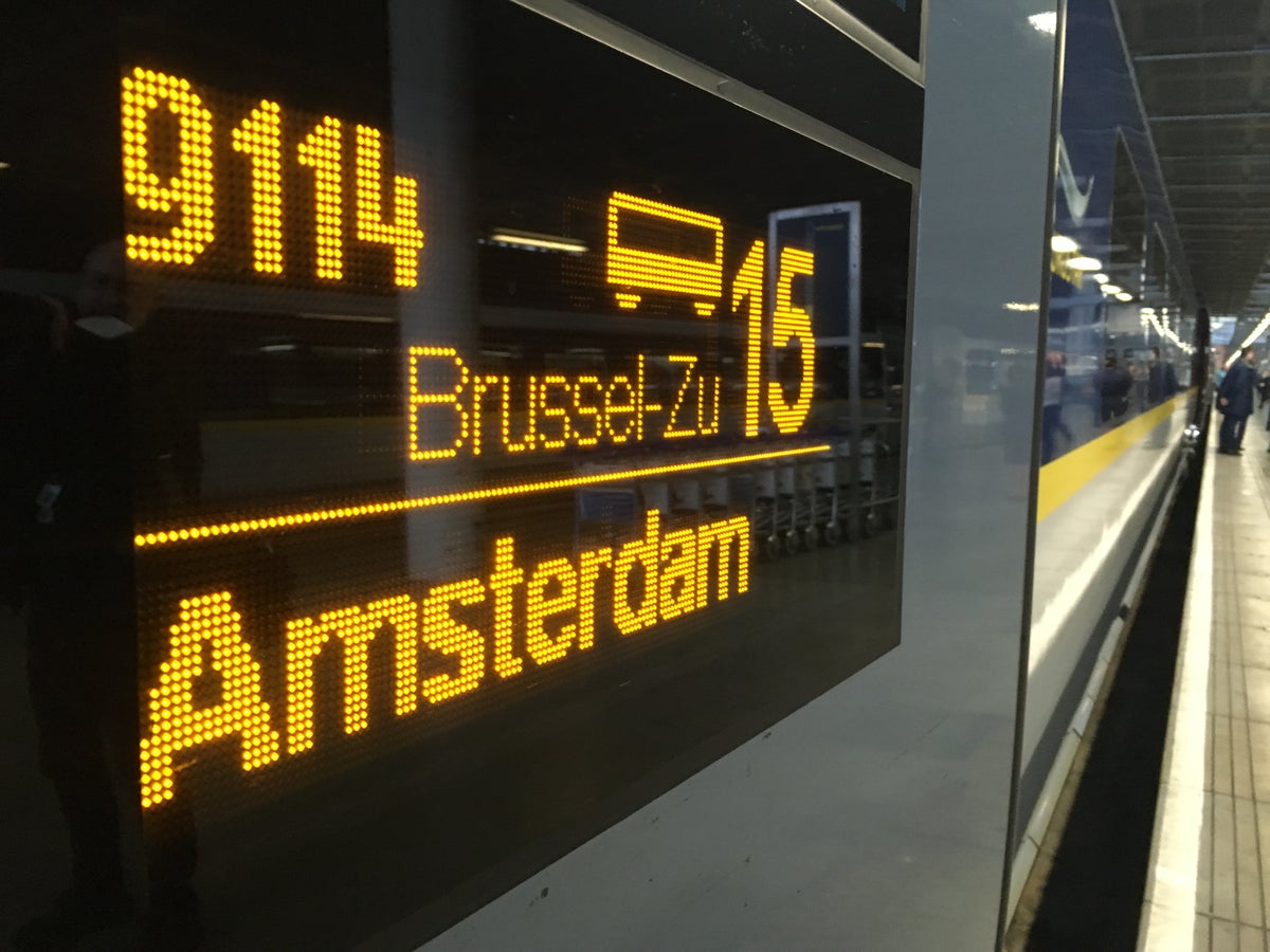 Hundreds of seats left empty on London-Paris Eurostar trains due to Brexit passport checks