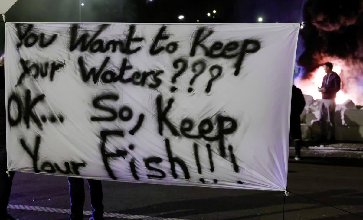 Boris Johnson denies responsibility for Brexit fishing licence delays 