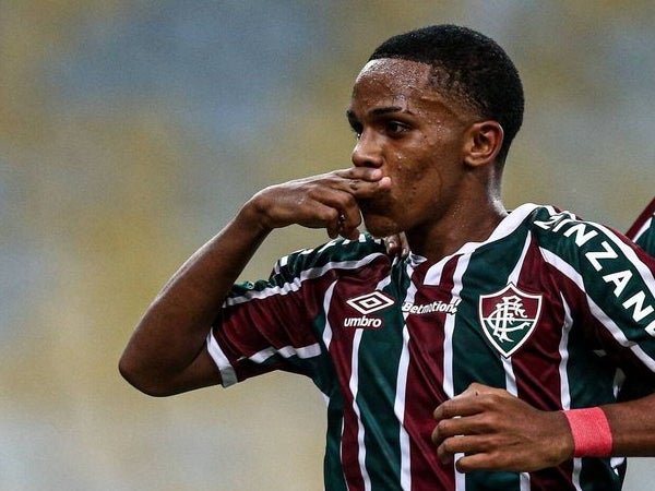 Kayky celebrates after scoring for Fluminense