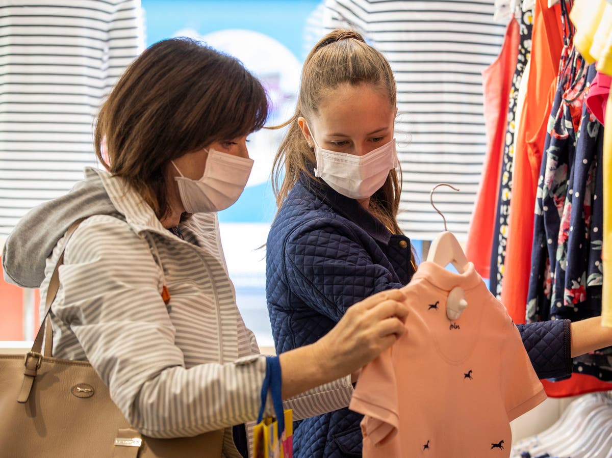 Summer could see UK go mask free, government advisers say Summer could see UK go mask free, government advisers say