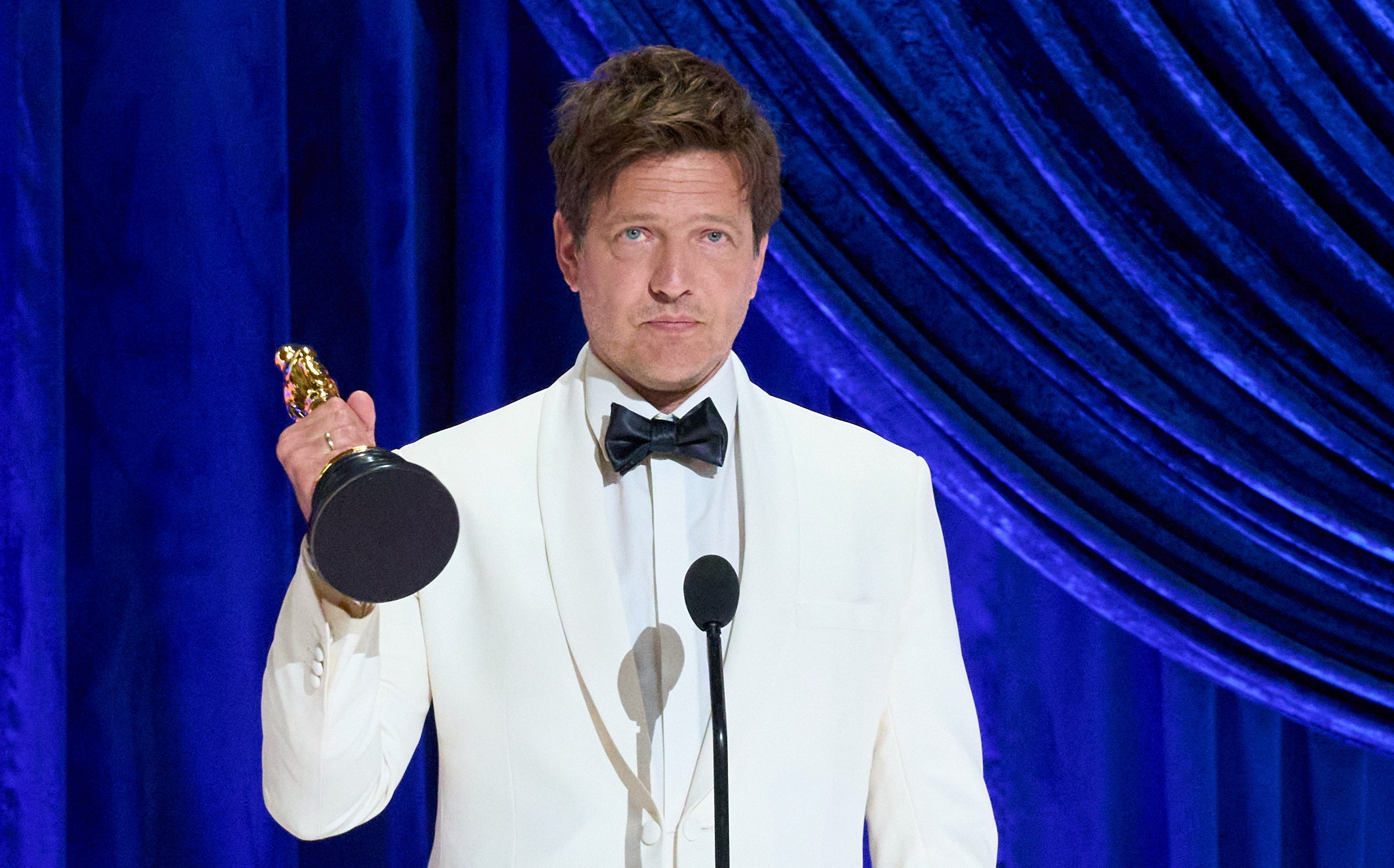 ‘Another Round’ director Thomas Vinterberg accepts the Oscar for Best International Feature Film