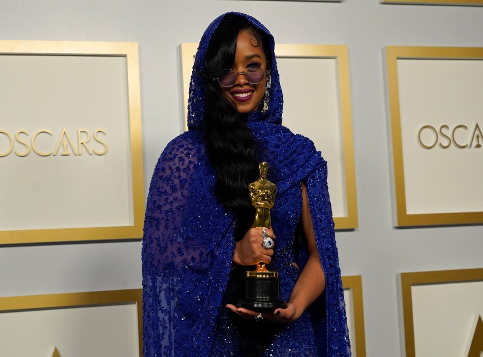 <p>H.E.R., winner of the award for best original song for ‘Fight For You’ from ‘Judas and the Black Messiah’</p>
