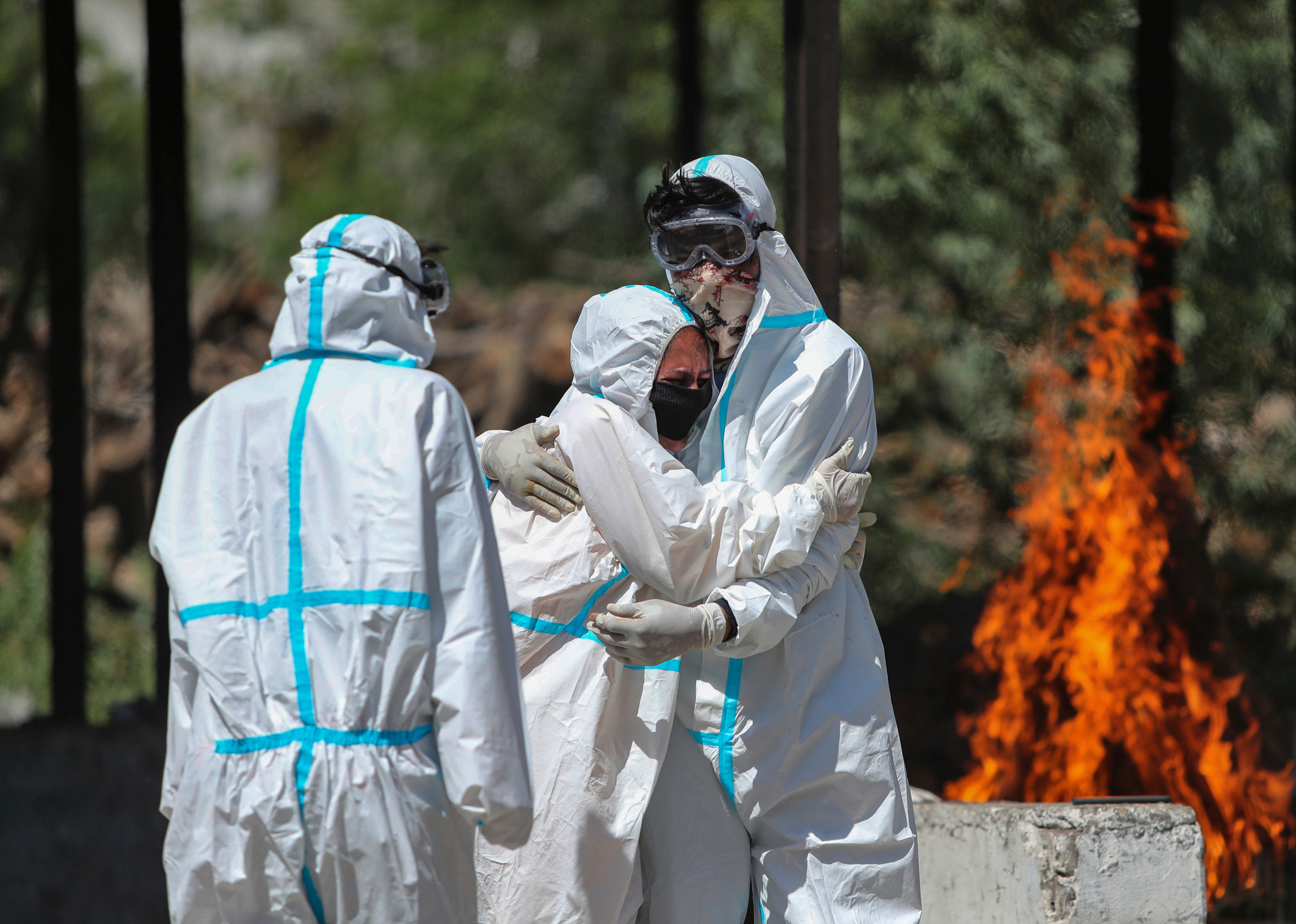 APTOPIX Virus Outbreak India Funerals Photo Gallery