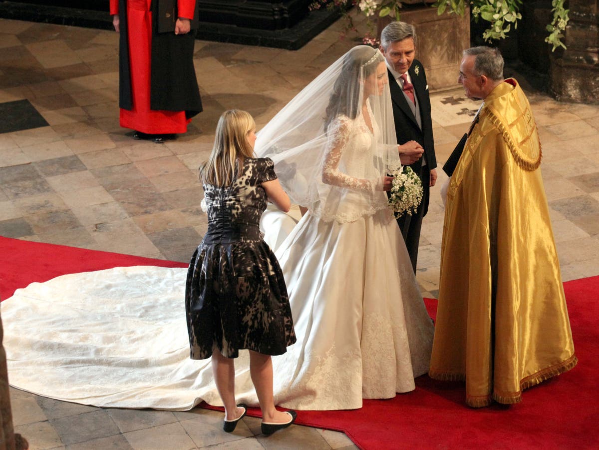 of wedding dress details 'caused tears' for Kate Middleton ahead of ceremony | The Independent